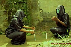 Mature babe craves big cock in bush?