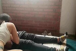 Hot Colombian wife gives solo show