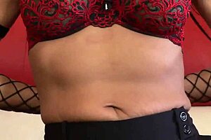 Squirting housewife gets a creampie, so hot! 😍💦