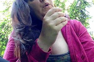 Italian MILF Nicoletta's outdoor smoke
