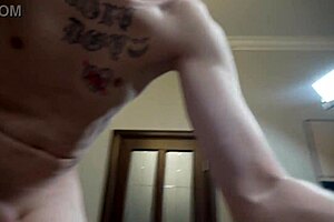 Брук Скотт говорит, что заглатывание спермы завершает её трах-сессию