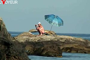 Public beach voyeur gets lucky with tan lines babe