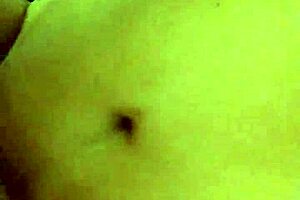 Curvy milf with natural big tits and fat ass in amateur homemade 😍