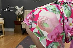 uhh, sexy yoga sesh with msjasmine699, so hottt...