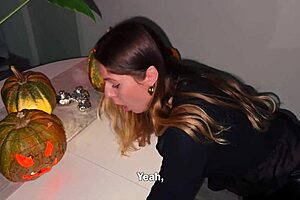 Solo Halloween performance: big ass, brown eyes, and a cum ending