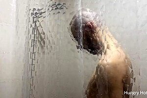 Yo, the girl next door begged me to fix a light bulb and then sucked me off!