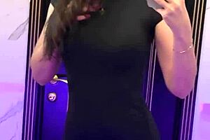 I decided to have sex in the club and I chose my pussy
