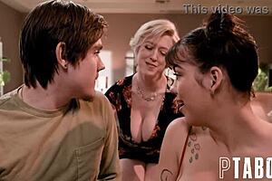 man, dee williams showing us anal in a wild threesome!