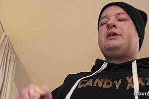 German stud bangs sexbomb Manu Magnum raw in hotel room