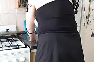 Girlfriend Licks Pussy While Stepmom Cooks