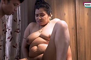 Desi mature woman fucked by younger guy with passion