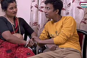 Desi mature woman fucked by younger guy with passion