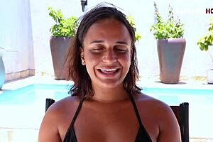 The interview with the new girl of the moment - Maya Pimentinha