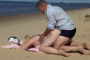 Beach acquaintance with a saucy MILF, funny and steamy