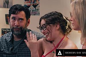 Cory Chase lures Leana Lovings into steamy 3some