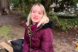 Kelly, a talented and cunning girl from Bordeaux, is looking for a passionate fuck