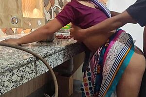 Aunty's seductive charm in the kitchen is irresistible
