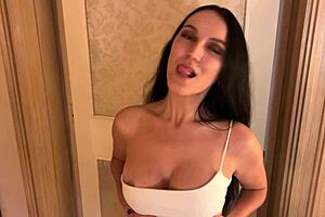 Fucking pretty girl in the brothel right in front of a mirror