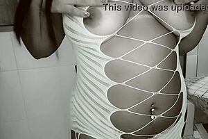 Latina MILF Suellen Santos in homemade private live with gaping pussy and assfucking