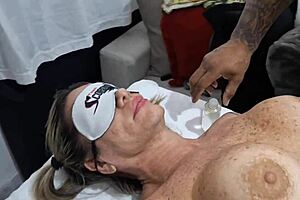 Masseur fucks hot client 😏