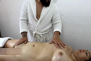 Me scpassion las caderas con mi hermosa y caliente