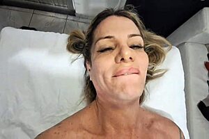 Masseur fucks hot client 😏