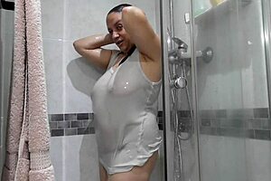 Enormous tits in the shower, I cum in her mouth with loud moans.