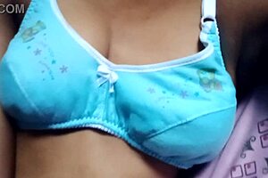 Desi girl with very beautiful and big natural boobs