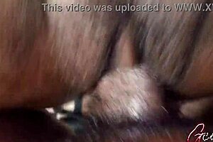 The amateur girlfriend gets a close-up pussyfucking with big cock and creampie.