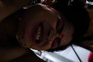 Desi housewife gets roughed up by her servant