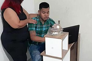 हॉर्नी लातीना सेक्रेटरी ऑफिस कम्पाइलेशन में मेरा लंड प्योर डिजायर से चूसती है