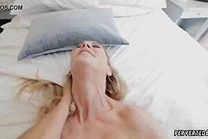 Amateur dirty milf threesome! Cherie DeVille gets impregnated!