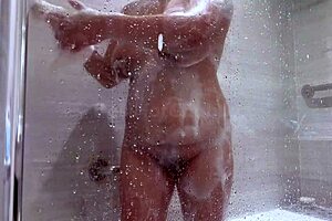 Indian big tits MILF plays with herself in a bath