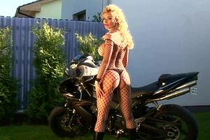 Caylan Curtis Masturbating Solo!