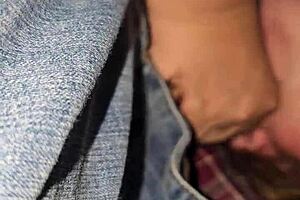 ¡Mamada completa y babosa en concierto en camión! ¡Salvaje! 🎶