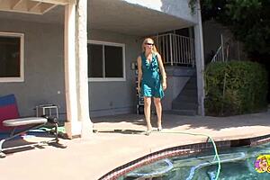 WATCH DAISY LAYNE AND TEAGAN SUMMERS FUCK PASSIONATELY ON THE BED!