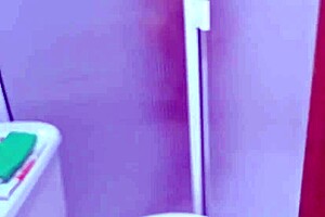 Mi empello a my step mom in the bath and recorded it