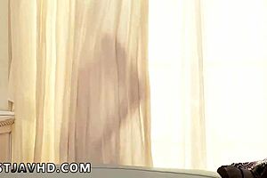 Ameri Koshikawa sheds clothes, teasing with toy on cam