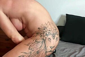 Watch this cute bitch jerk her wet pussy solo, she says kinky