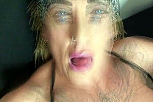 I enlarged my cunt with a vacuum pump
