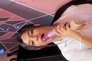 universitaria plays with dildo in sexy bunny costume