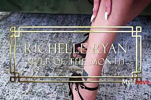 Richelle Ryan, the grand queen and legend, demands hardcore action with Romeo Mancini 😘