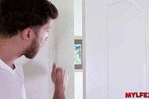 i secretly crushed my milf stepmom in the bathroom with assfucking and gaping