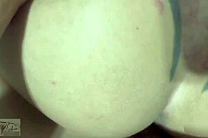 I ordered a snack, and the iFood guy ate my pussy and came in my mouth too.