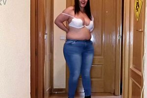 dancing and shaking my booty in jeans