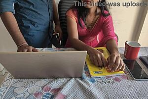 देसी इंडियन भाभी ऑफिस में काम कर रही थी जब मैंने ब्रूटल चुदाई दी