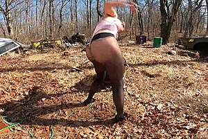 Blonde MILF sucks feet and cums in lesbian scene