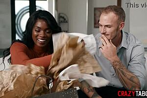 Ana Foxxx deepthroats in group fuck!