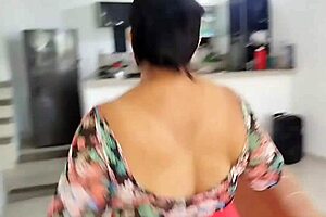 madrastra culona craves a hard pounding