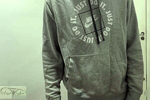 I ordered a snack, and the iFood guy ate my pussy and came in my mouth too.